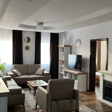 בלגרד Airport Sky Apartments Lux מראה חיצוני תמונה