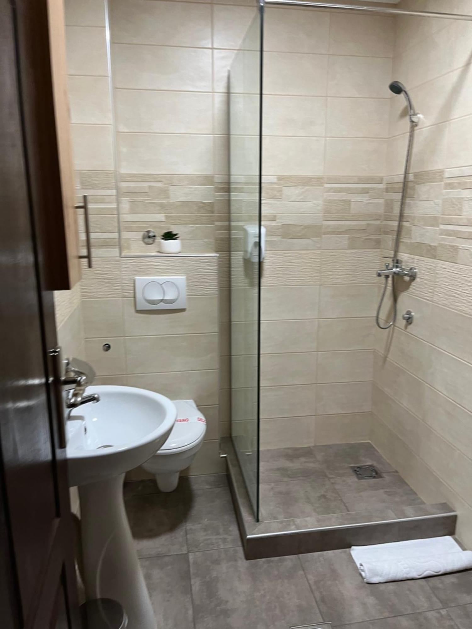 בלגרד Airport Sky Apartments Lux מראה חיצוני תמונה